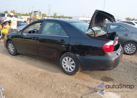 2005 Toyota Camry Le z USA, uszkodzony, nr VIN 4T1BE32K85U414066